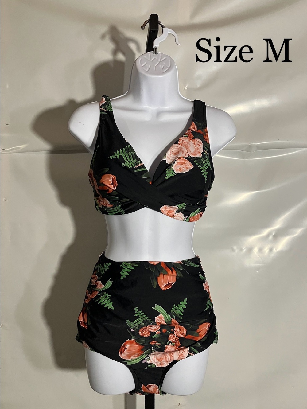 Women’s Floral High-Waist Swim Skirt in Black with Peach Blooms Size Medium
